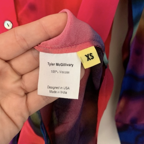 Tyler McGillivary Bubble Print Button Down Collared Top - Picture 4 of 5